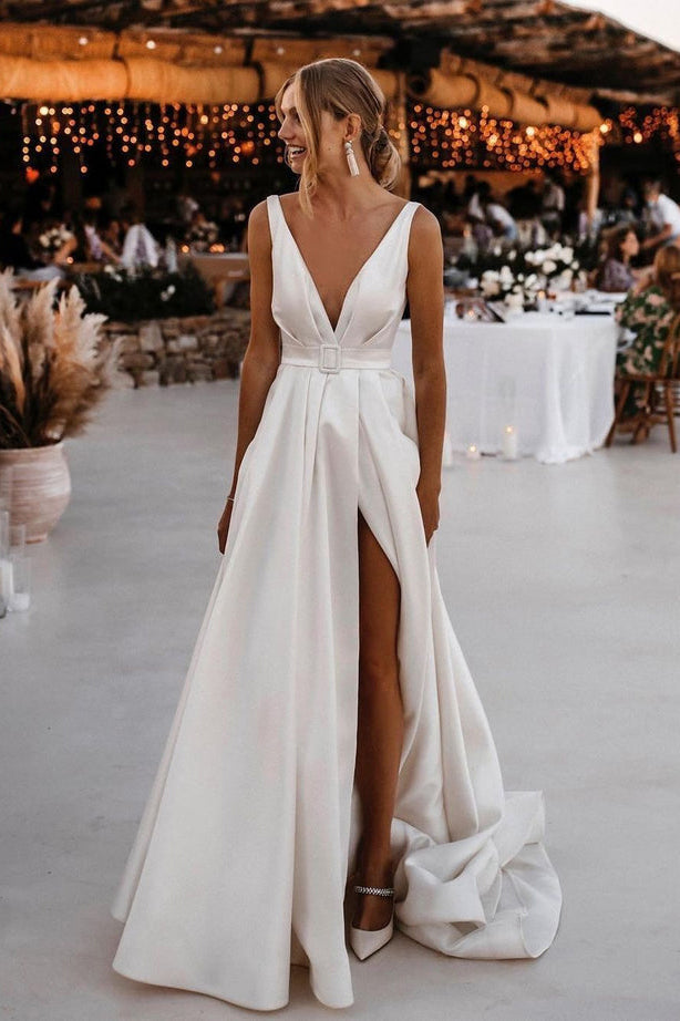 Wedding dresses with slit - chic and elegant