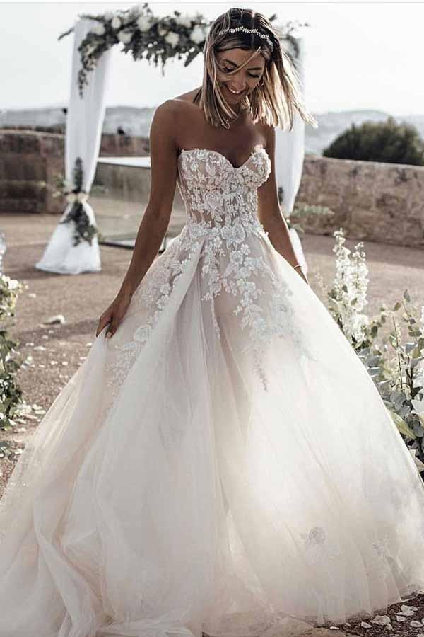 sweetheart strapless wedding dress
