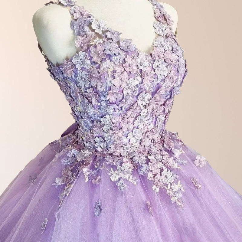 V-neck Princess Lilac Quinceanera Dresses with Flower Appliques