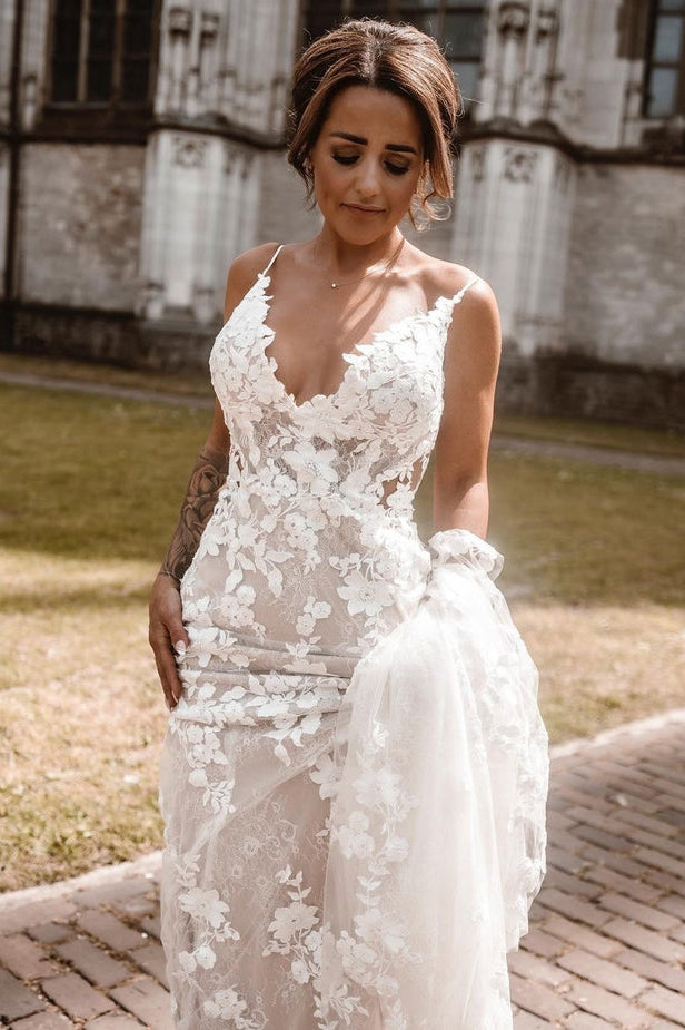 Elegant Mermaid V Neck Lace Wedding Dresses with Appliques