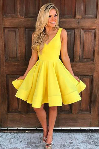 A Line Yellow Homecoming Dress V Neck Sleeveless Short Prom Dress