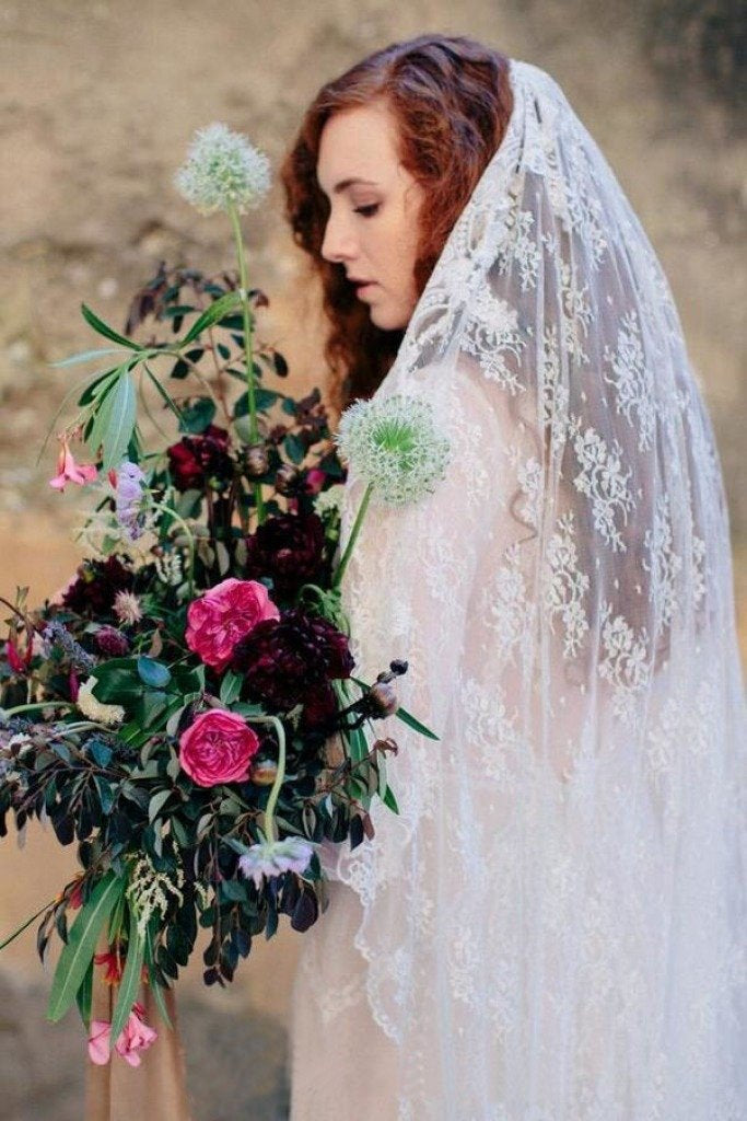 Unique Long Veils Lace With Applique Wedding Veils